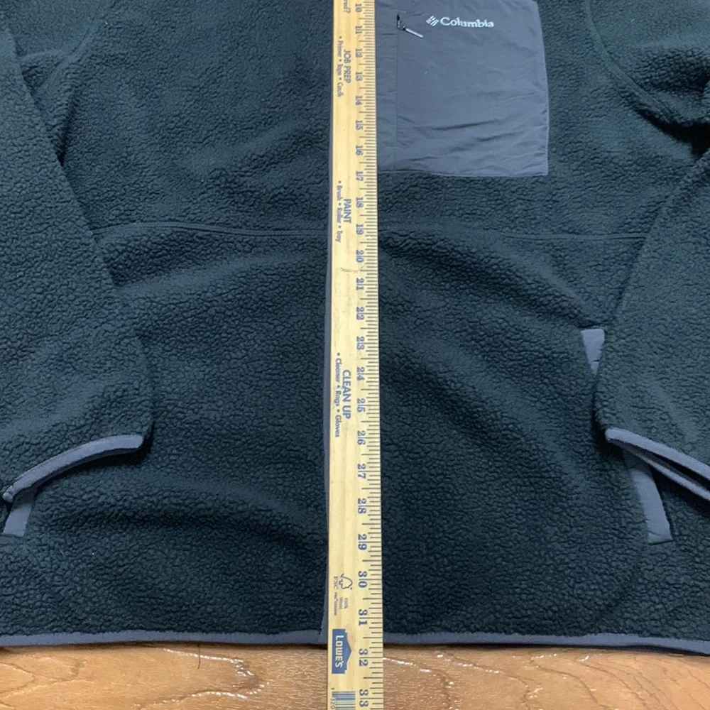 Columbia Black Fleece Jacket with Chest Pocket